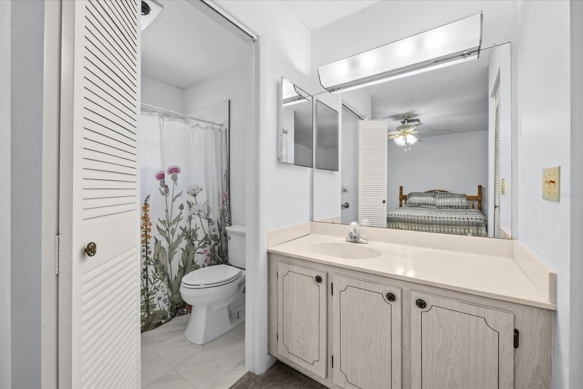 127 LAKES END DRIVE — photo 11 of 44