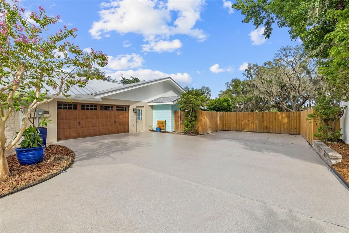 11310 DONNEYMOOR DRIVE — photo 4 of 84
