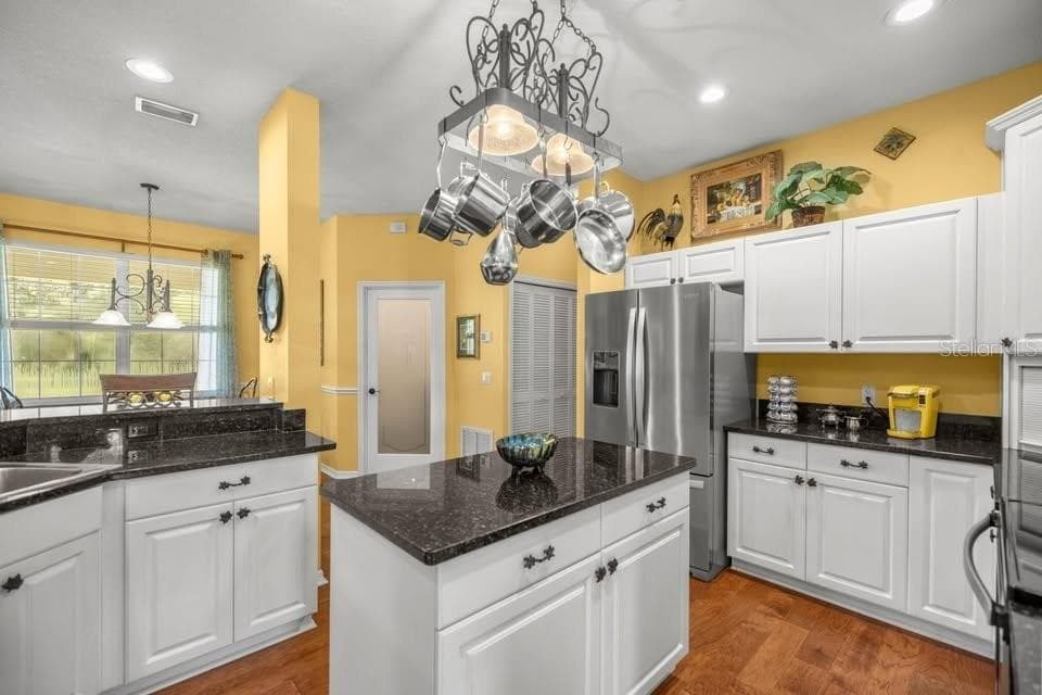 10264 SPRINGTREE LANE — photo 11 of 34