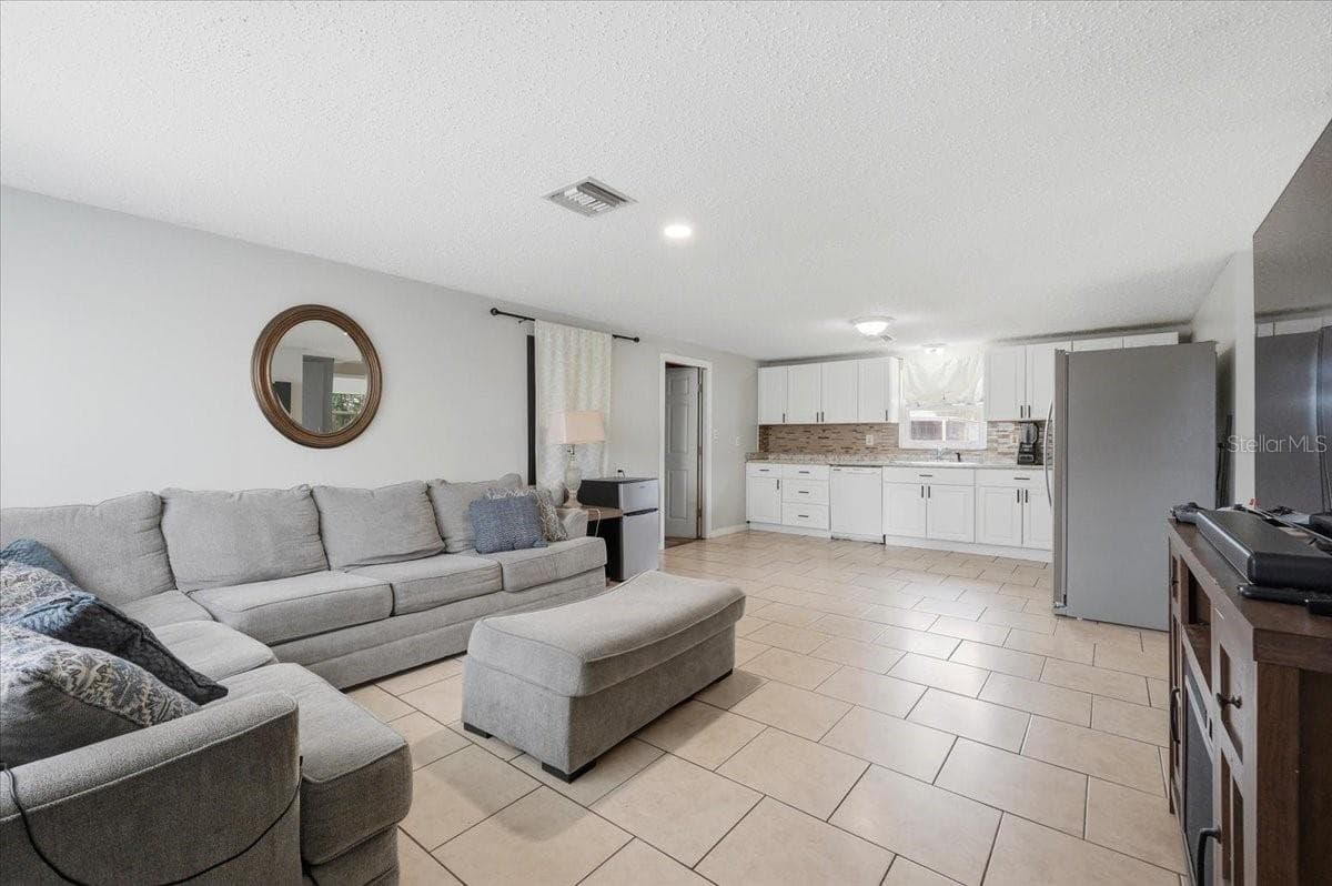 2991 VERONA ROAD — photo 3 of 37