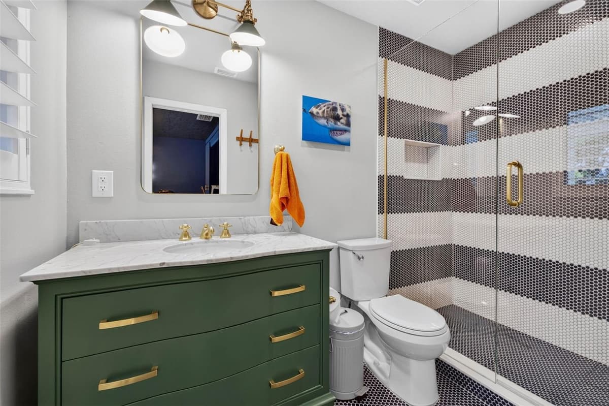 616 PINELAND AVENUE — photo 20 of 32