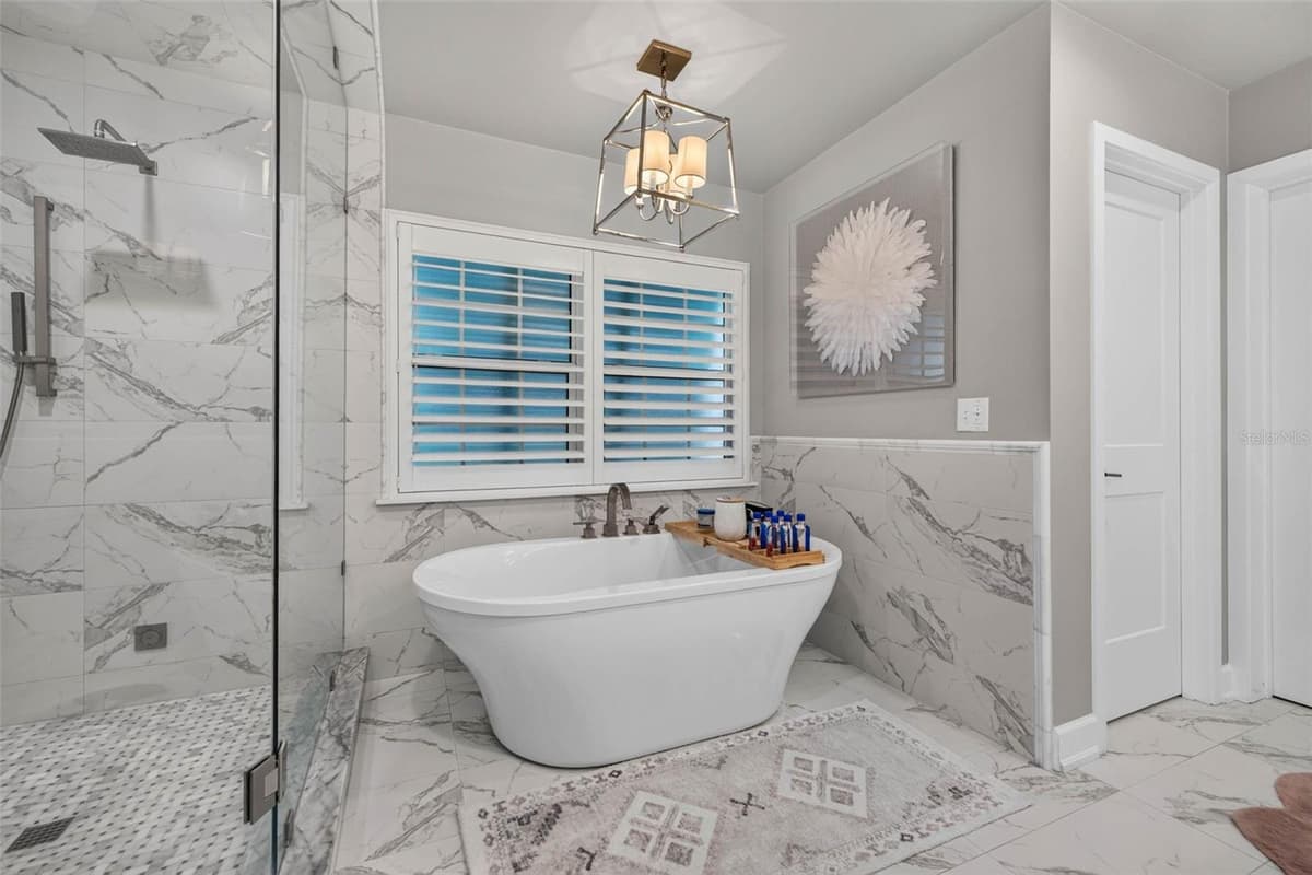 616 PINELAND AVENUE — photo 14 of 32