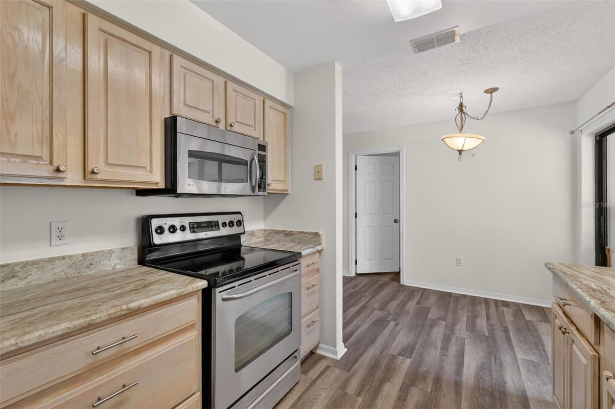 12520 ORANGEWOOD COURT — photo 10 of 23
