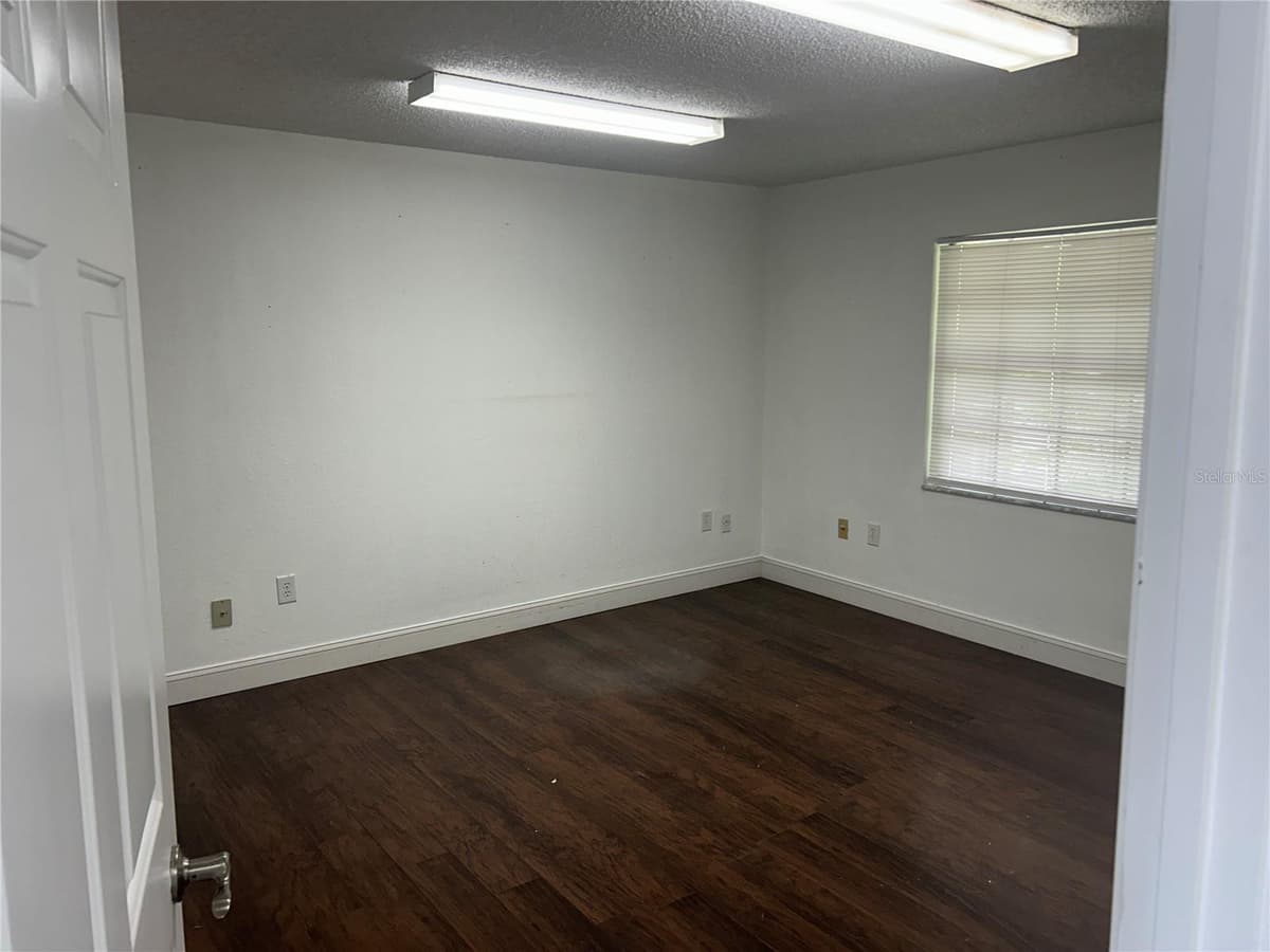 2945 3RD STREET — photo 3 of 3
