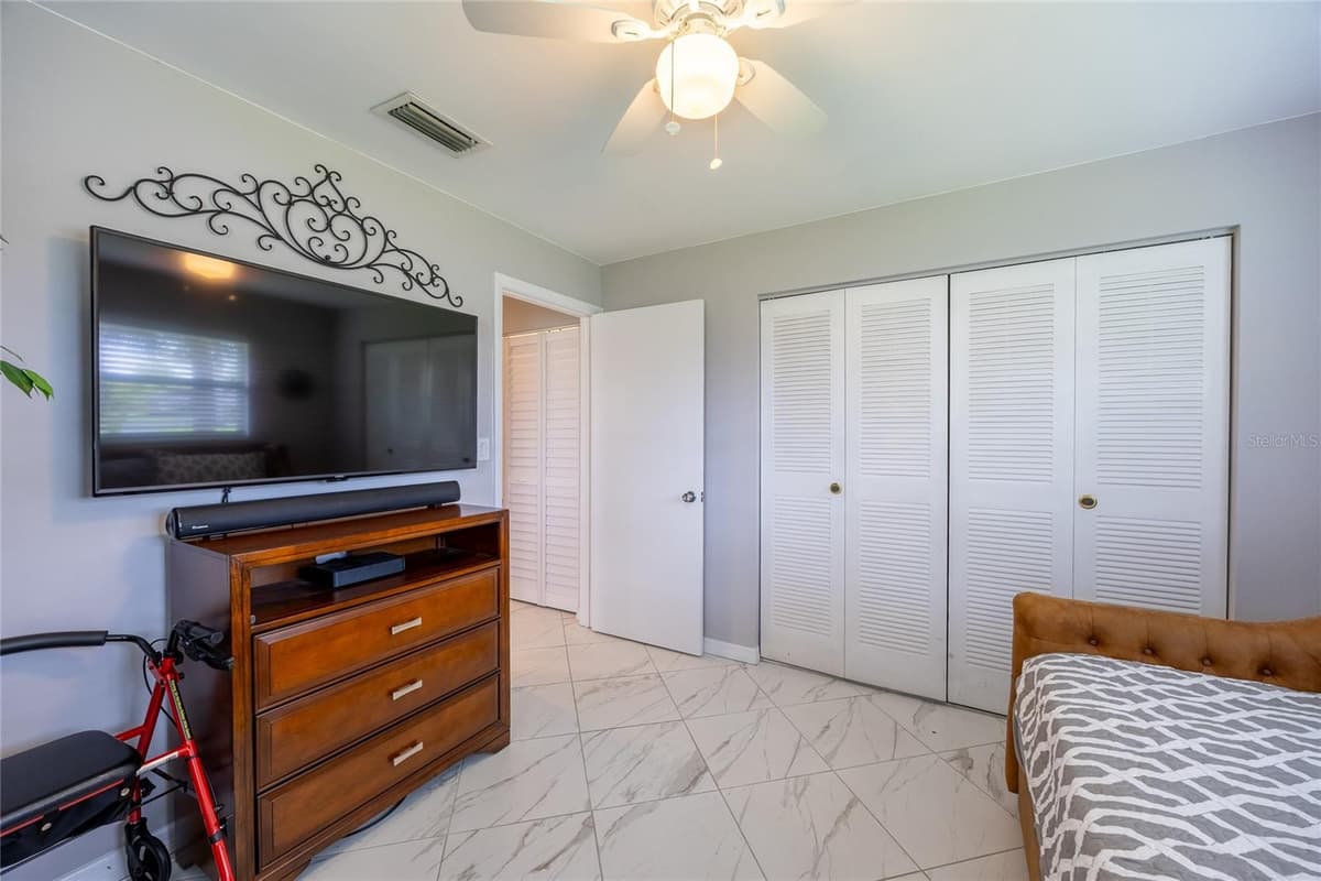 531 PANGOLA DRIVE — photo 4 of 45