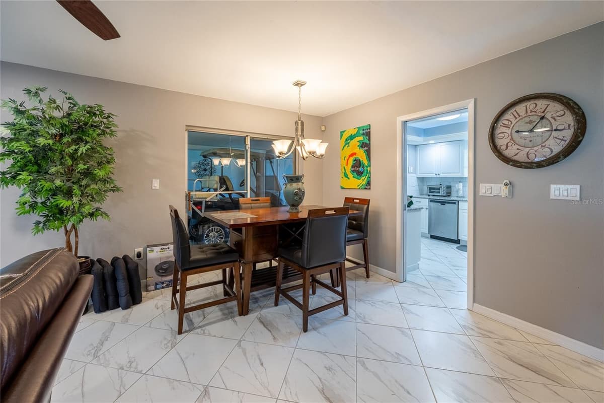 531 PANGOLA DRIVE — photo 15 of 45