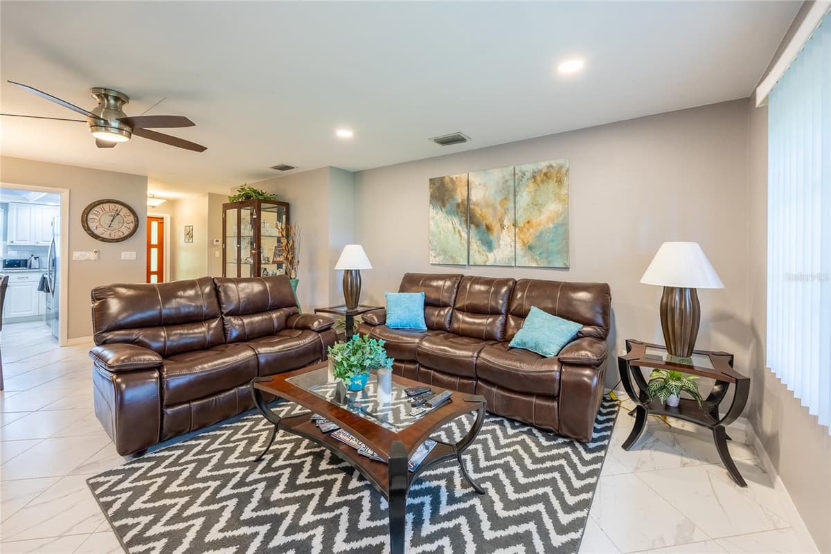 531 PANGOLA DRIVE — photo 13 of 45