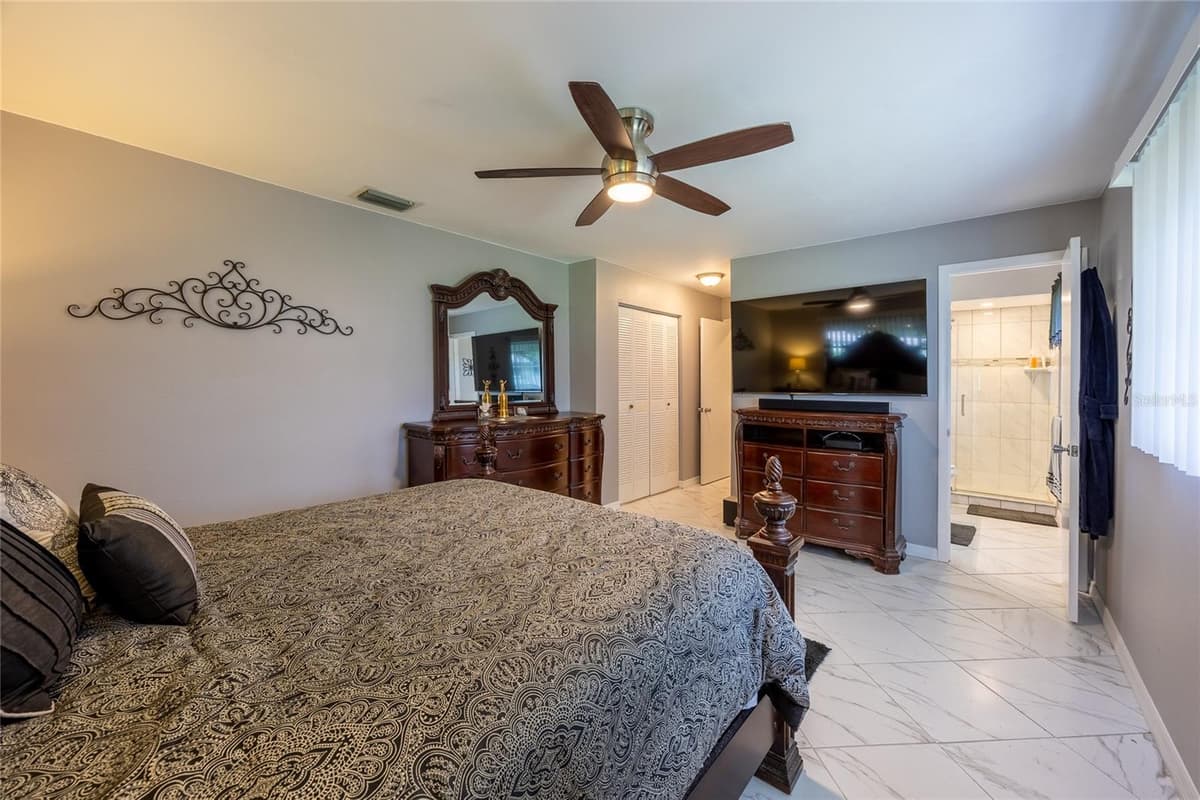 531 PANGOLA DRIVE — photo 8 of 45