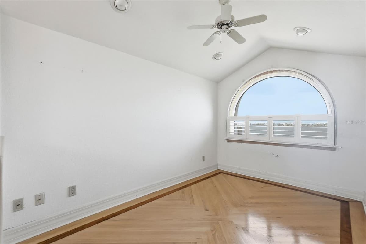 2869 SEABREEZE DRIVE — photo 36 of 57