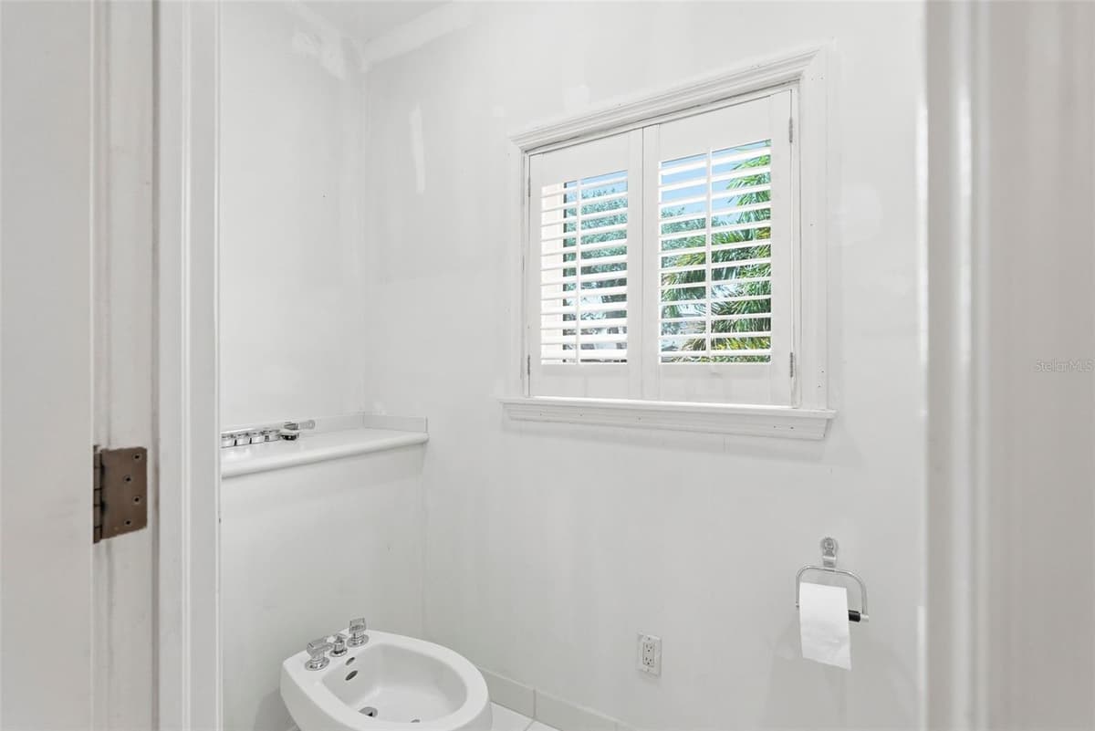 2869 SEABREEZE DRIVE — photo 25 of 57