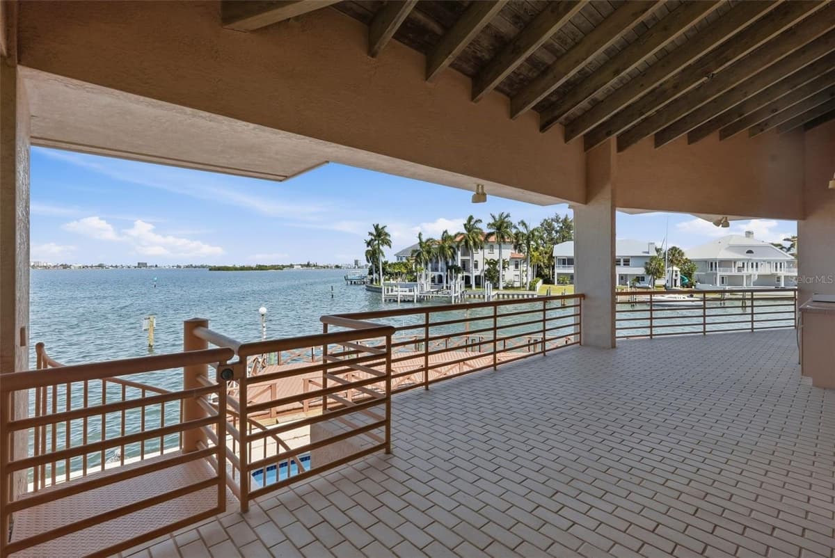 2869 SEABREEZE DRIVE — photo 13 of 57