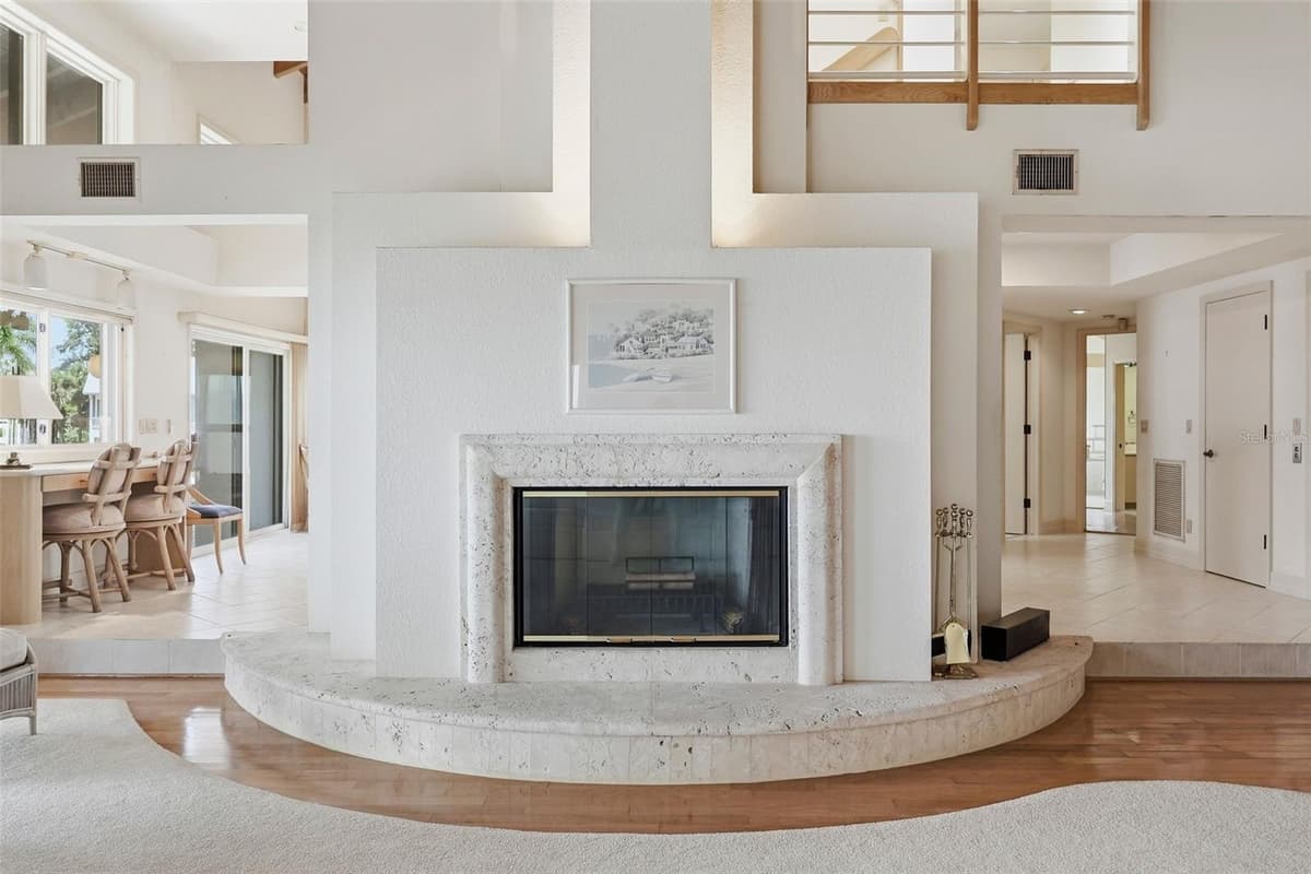 2869 SEABREEZE DRIVE — photo 8 of 57