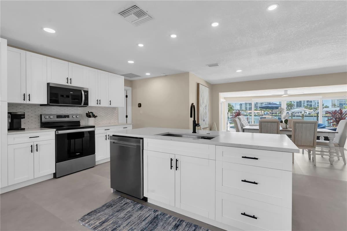24 MARINA TERRACE — photo 10 of 49