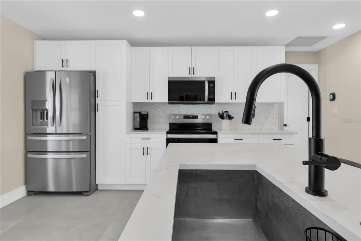 24 MARINA TERRACE — photo 4 of 49