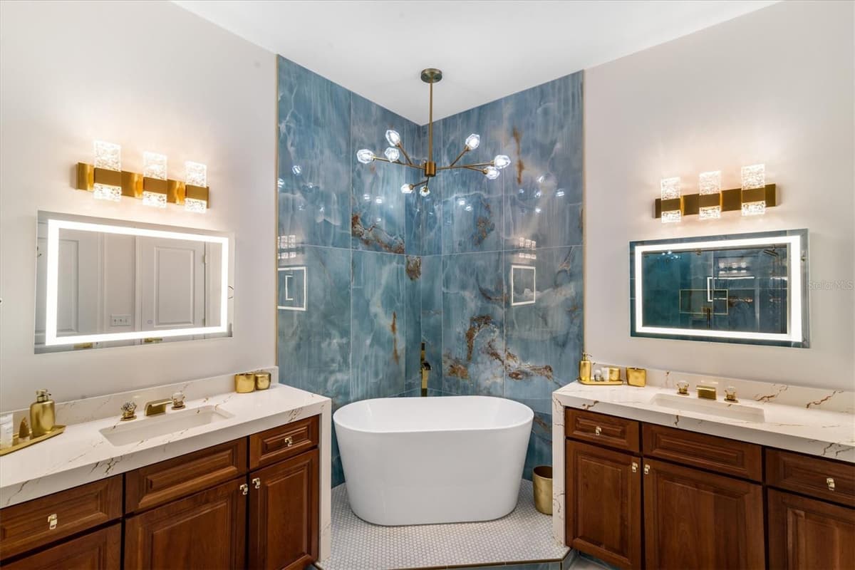 200 OCEAN CREST DRIVE — photo 24 of 70