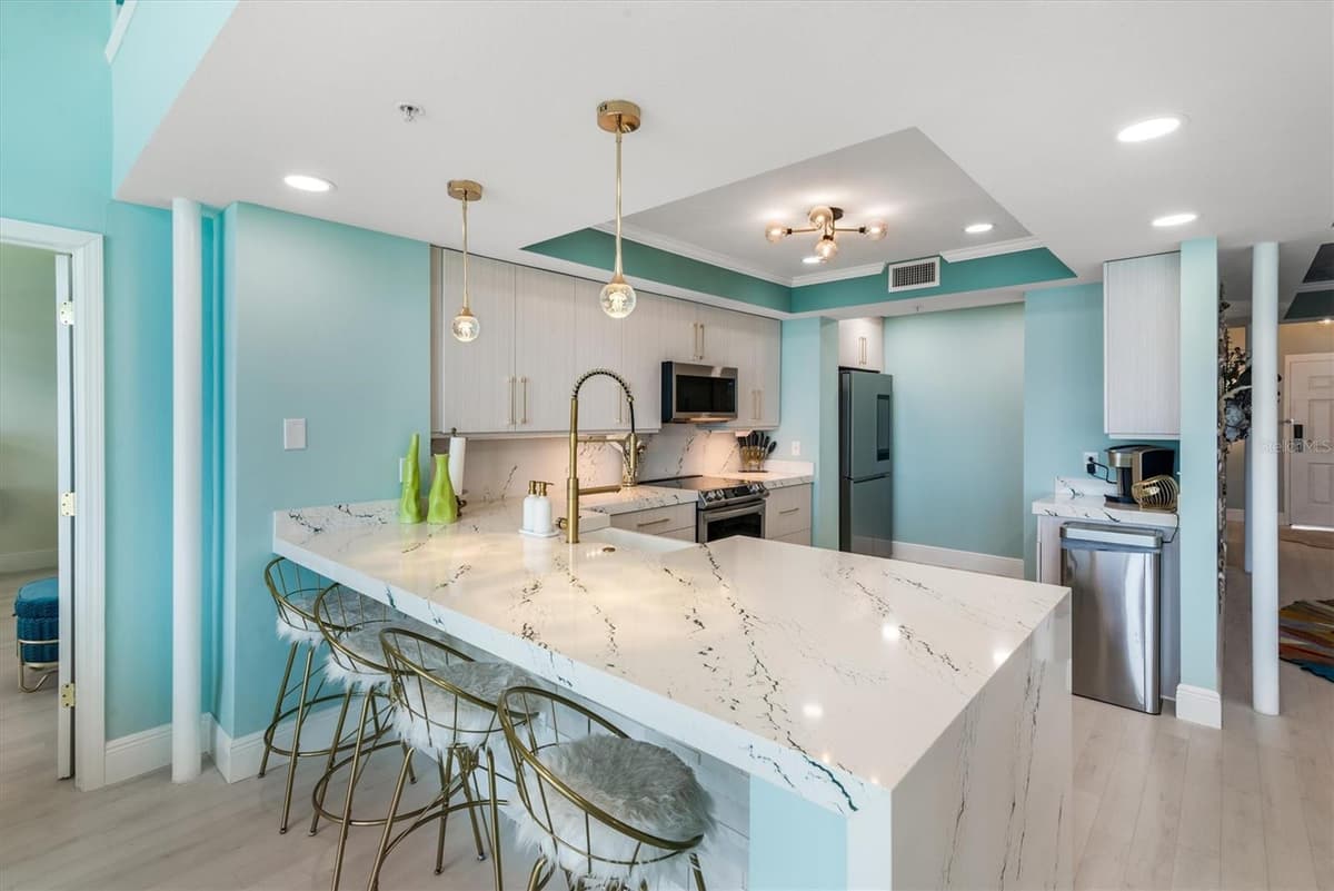 200 OCEAN CREST DRIVE — photo 11 of 70