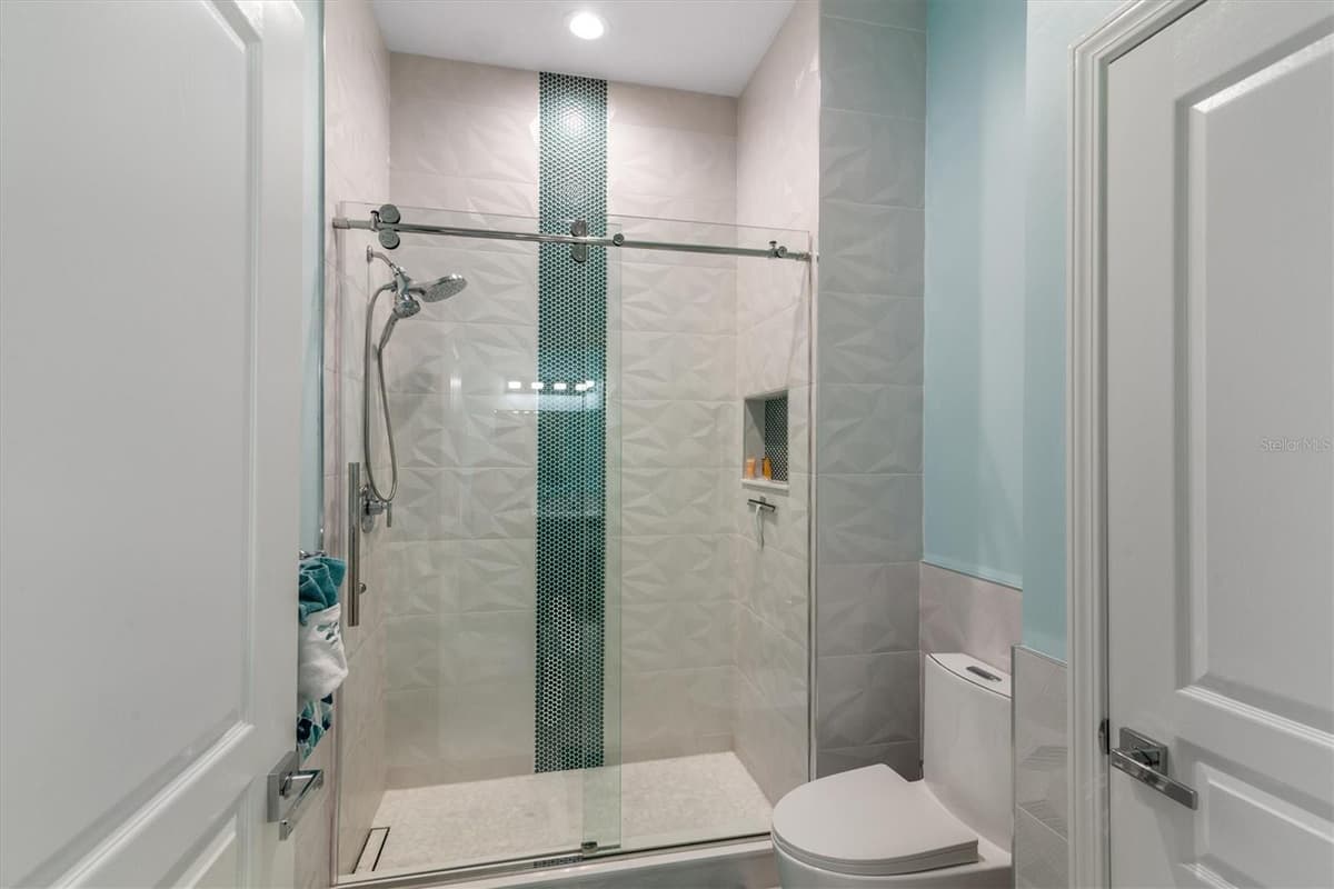 200 OCEAN CREST DRIVE — photo 39 of 70