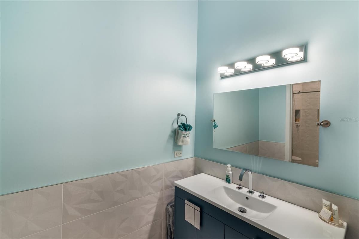 200 OCEAN CREST DRIVE — photo 37 of 70