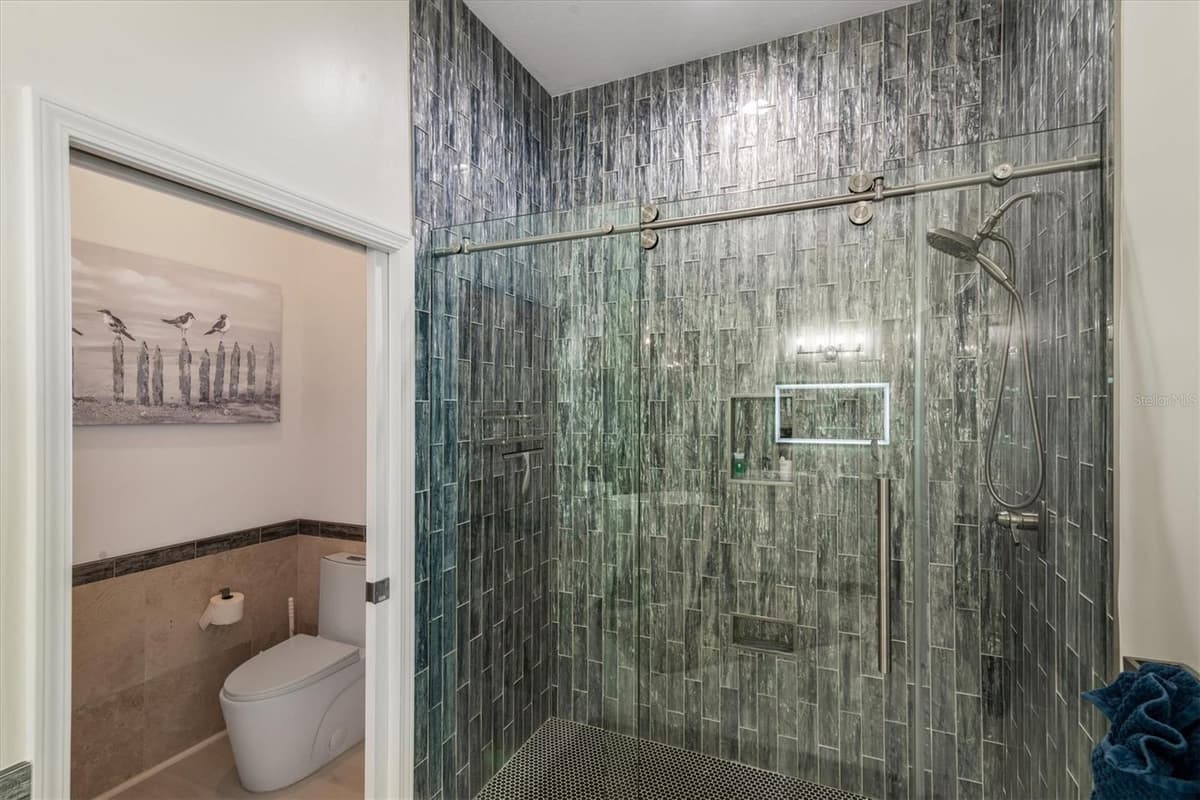 200 OCEAN CREST DRIVE — photo 33 of 70