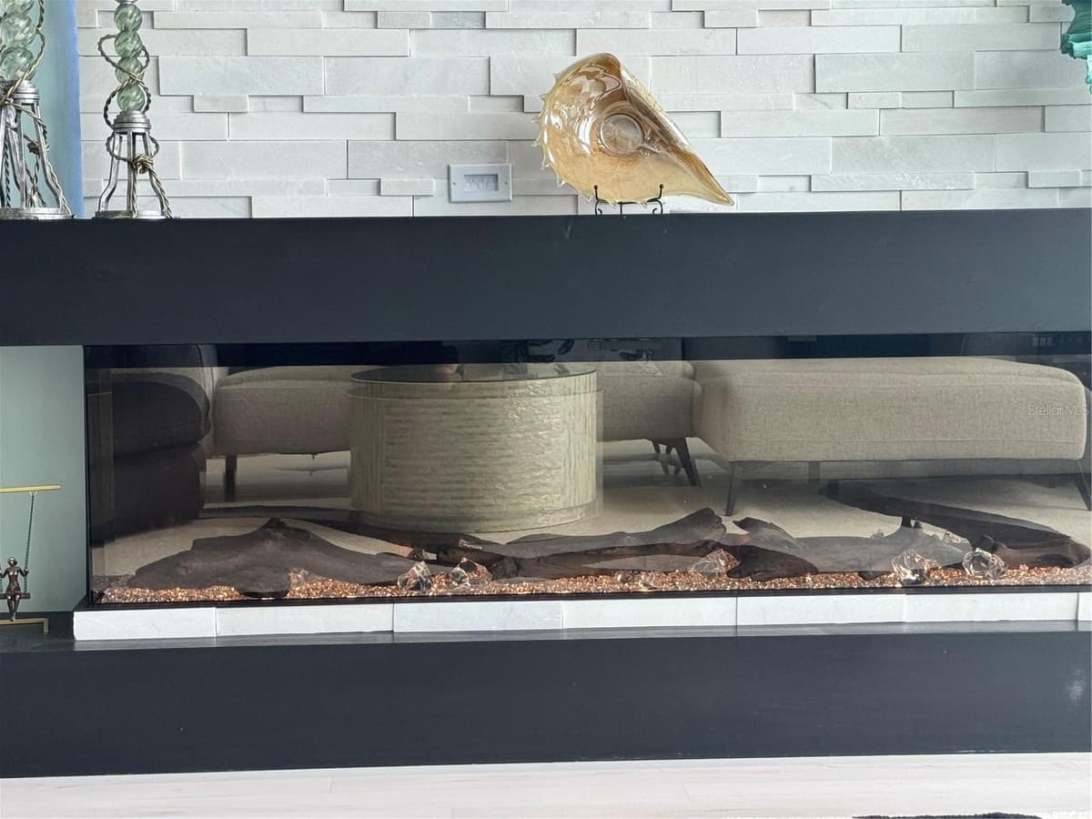 200 OCEAN CREST DRIVE — photo 8 of 70