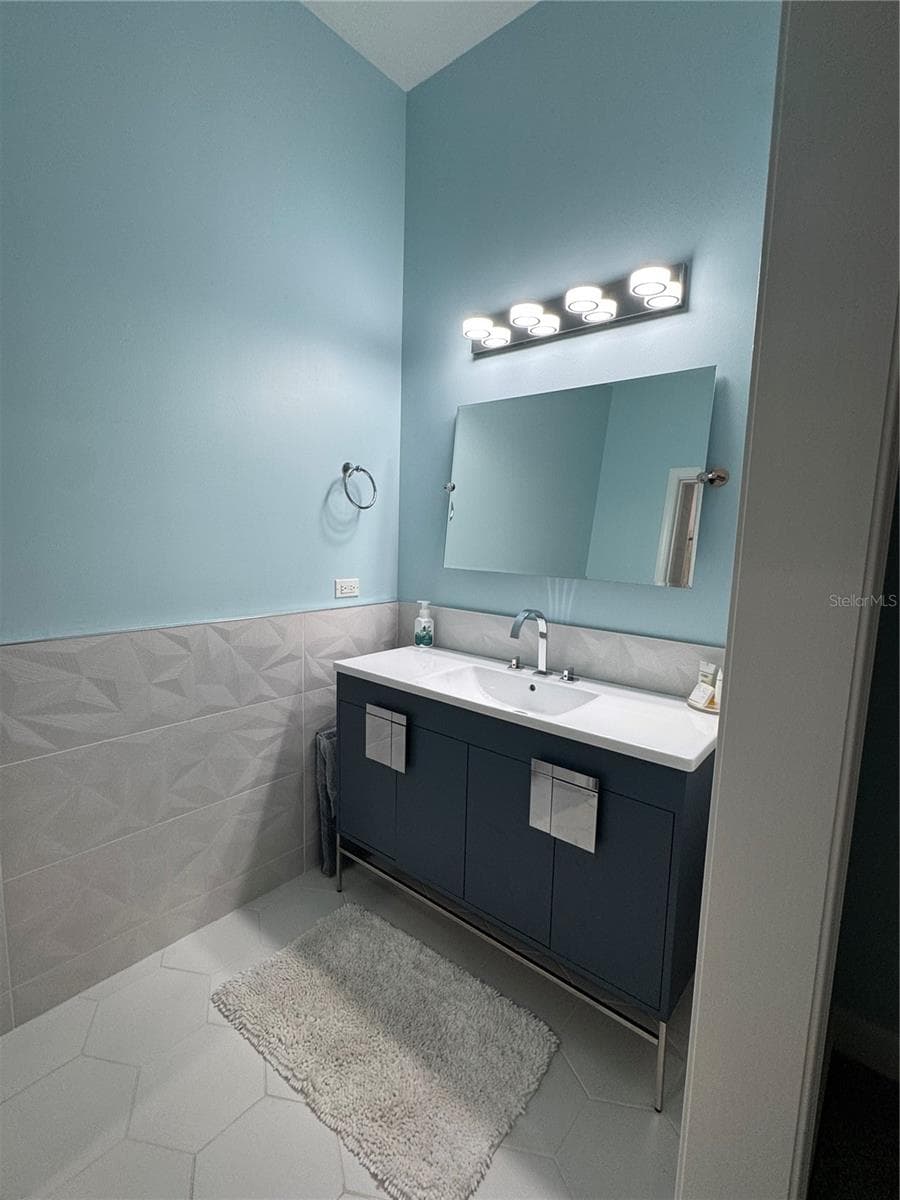 200 OCEAN CREST DRIVE — photo 36 of 70