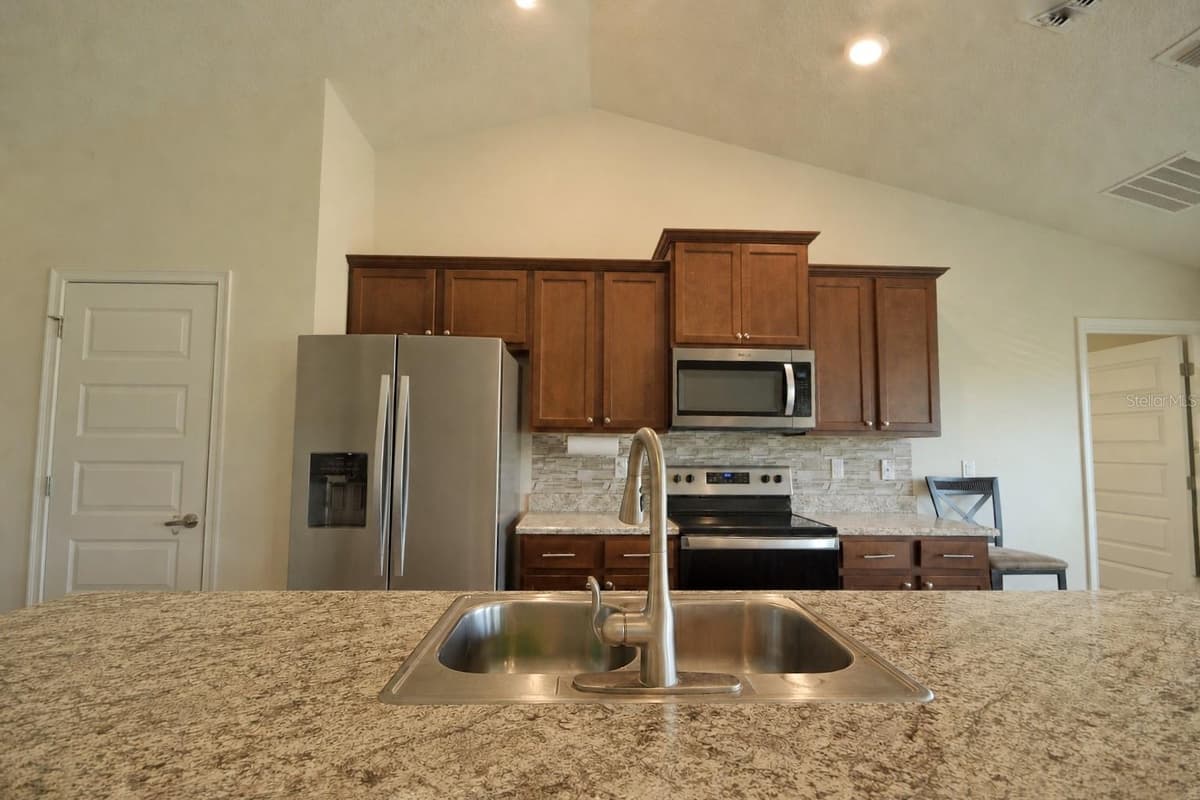 7733 SLOEWOOD DRIVE — photo 9 of 30