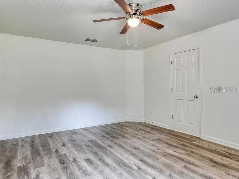 10010 MCMAHON AVENUE — photo 15 of 22