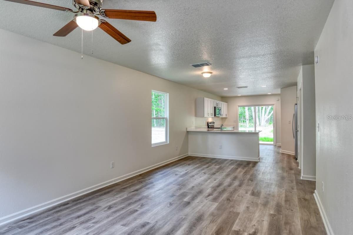 10010 MCMAHON AVENUE — photo 6 of 22
