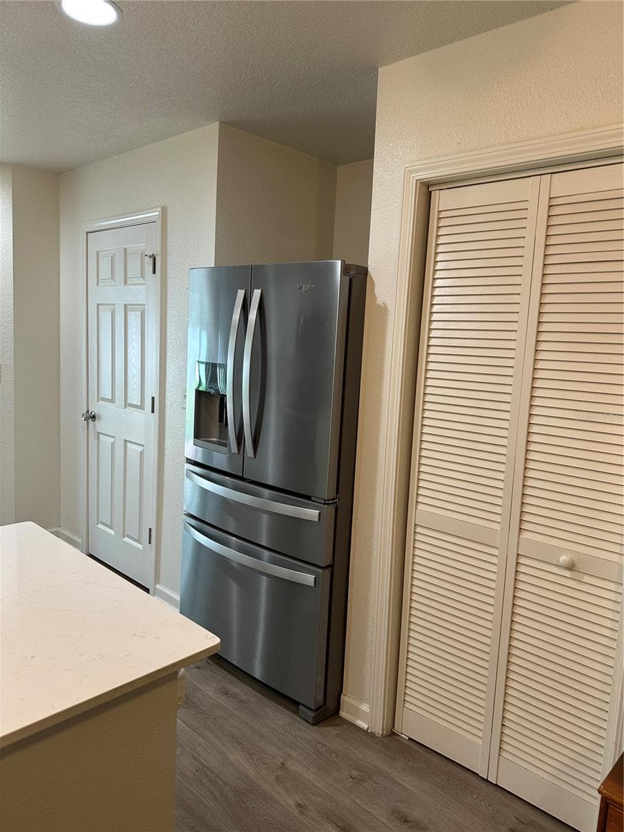 10010 MCMAHON AVENUE — photo 9 of 22