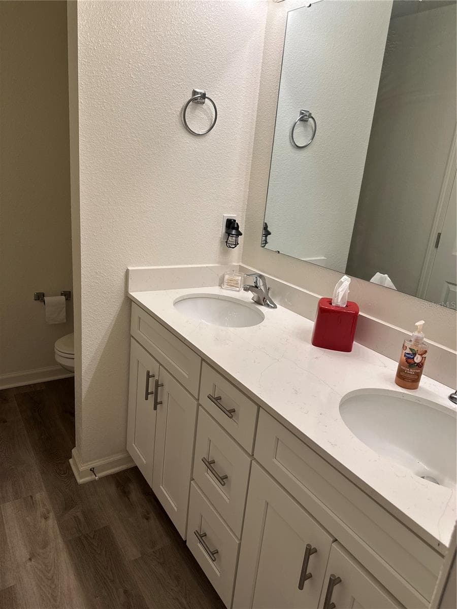 10010 MCMAHON AVENUE — photo 16 of 22