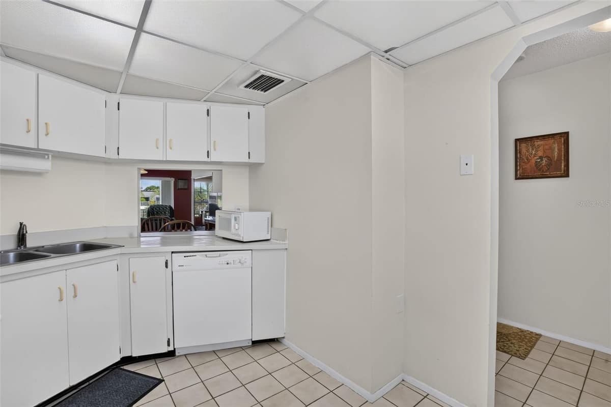 8693 BARDMOOR BOULEVARD — photo 7 of 28