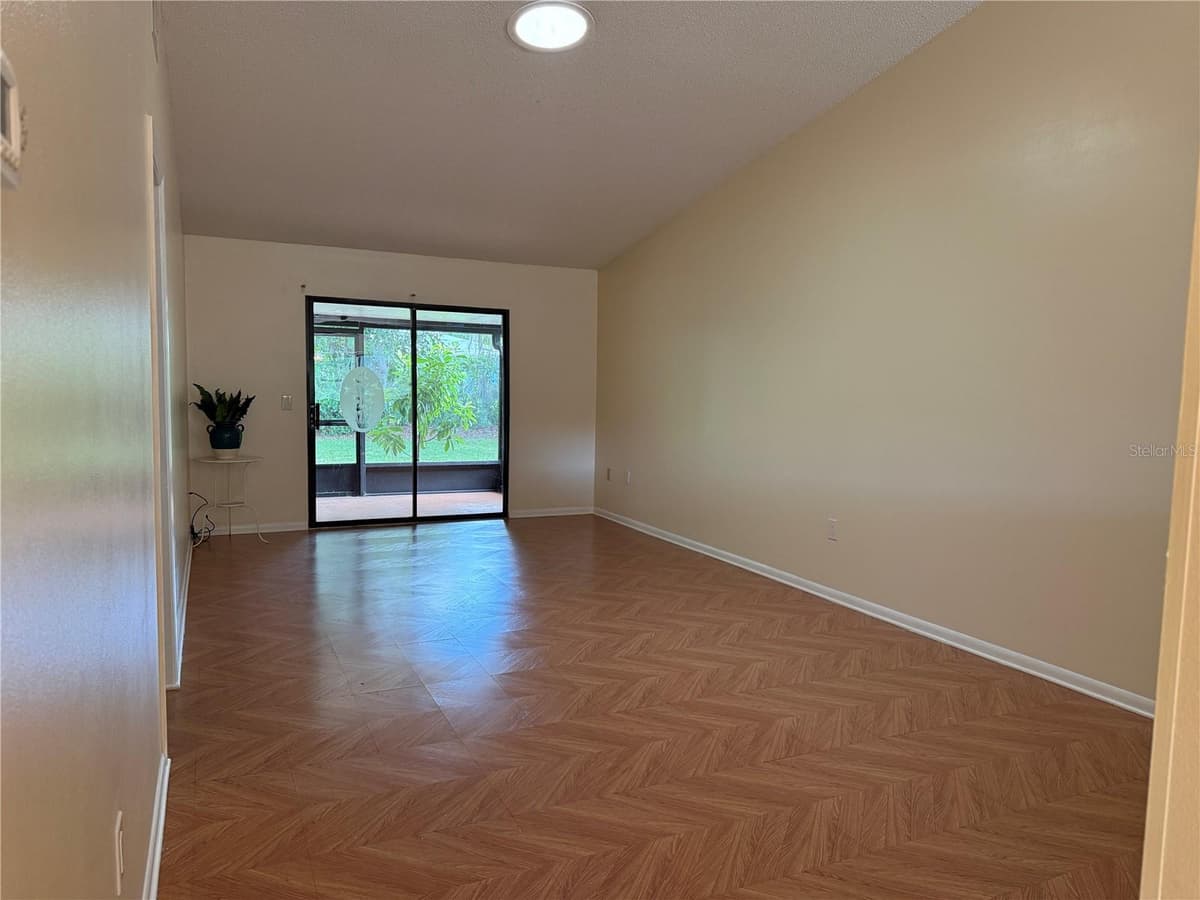 517 WHISPERING PINES BOULEVARD — photo 15 of 43