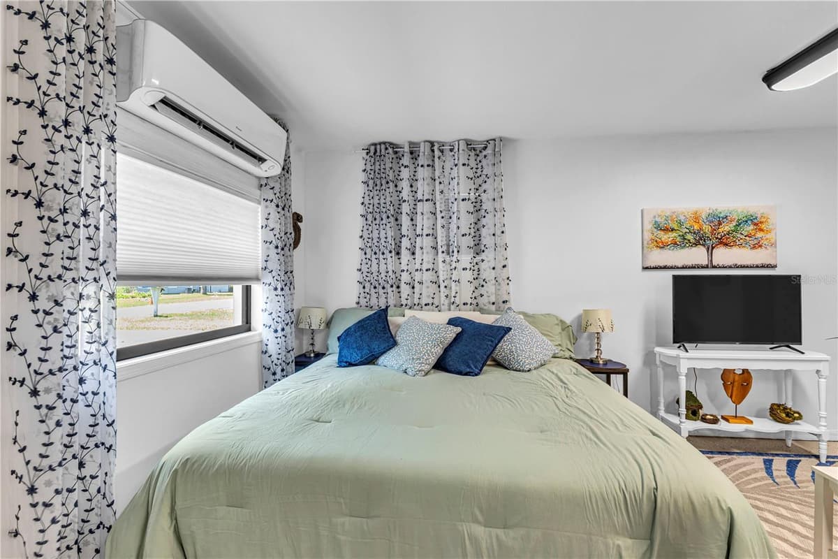 55342 CLAIRE STREET — photo 43 of 52