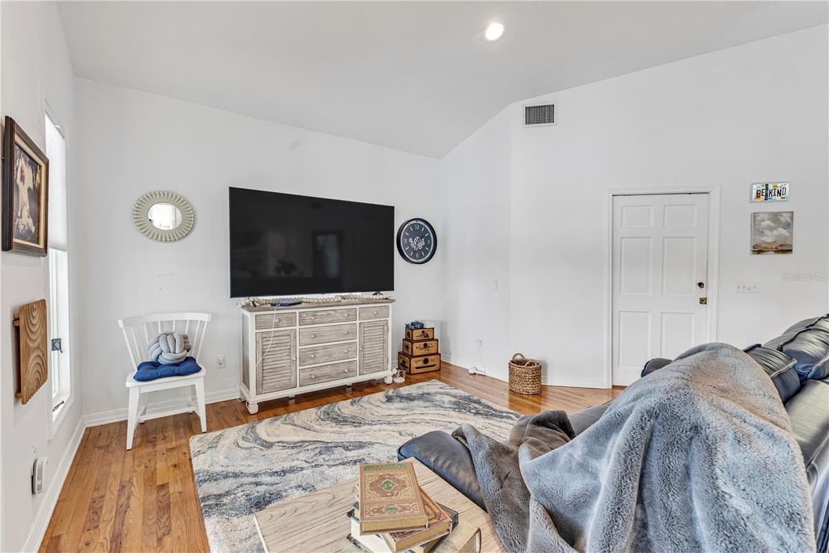 55342 CLAIRE STREET — photo 35 of 52