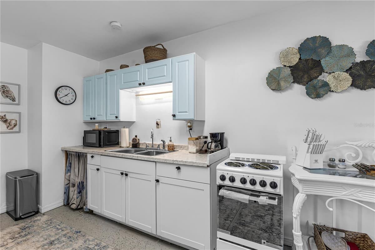 55342 CLAIRE STREET — photo 41 of 52