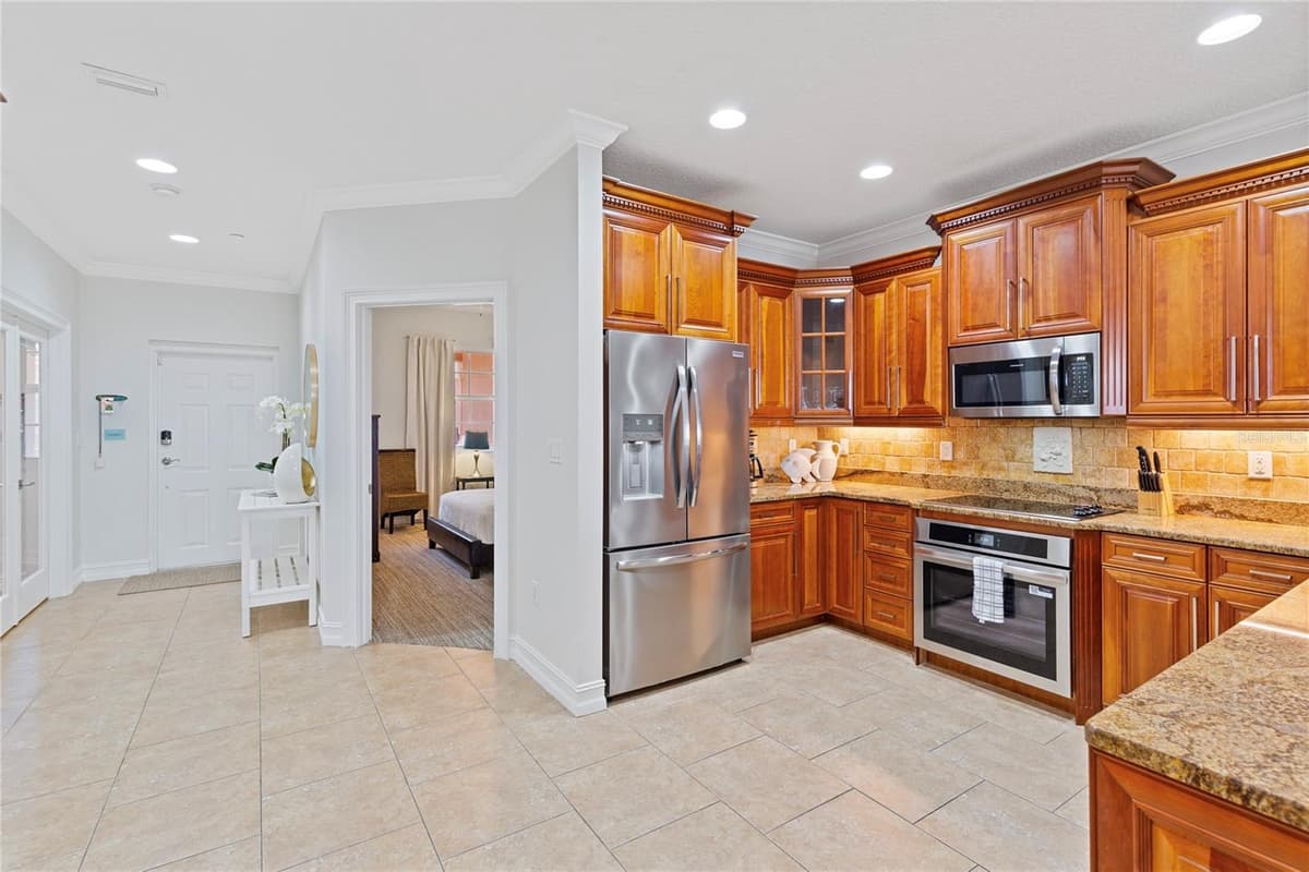 530 S GULFVIEW BLVD — photo 10 of 33