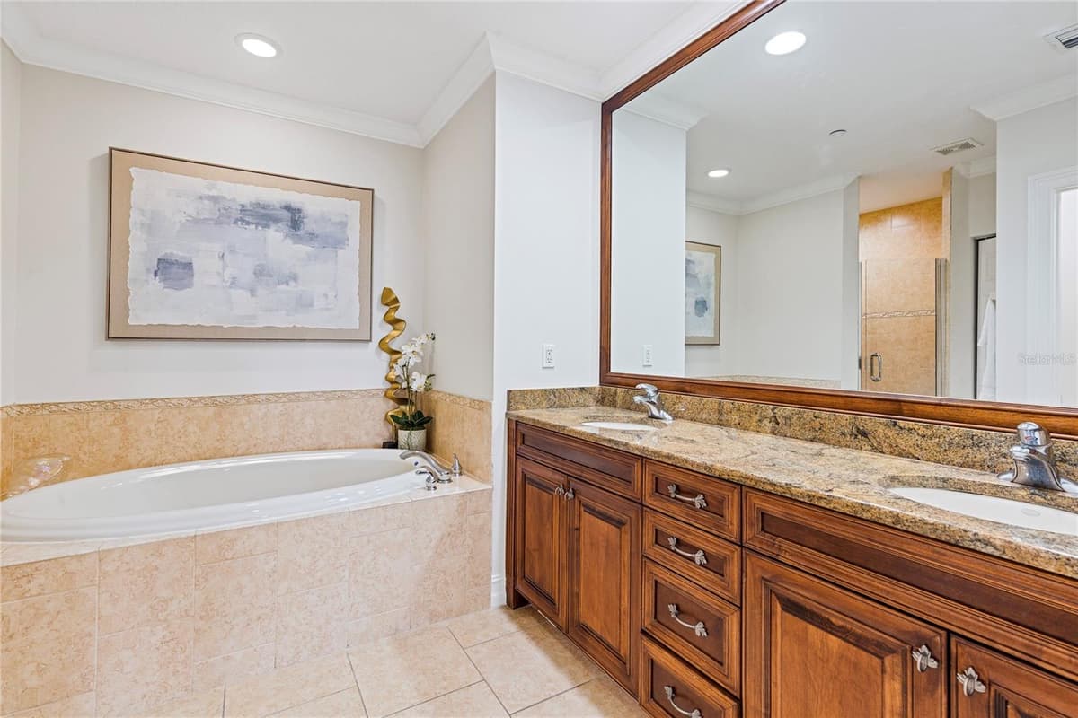 530 S GULFVIEW BLVD — photo 15 of 33