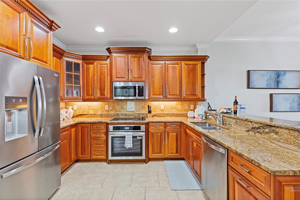530 S GULFVIEW BLVD — photo 8 of 33