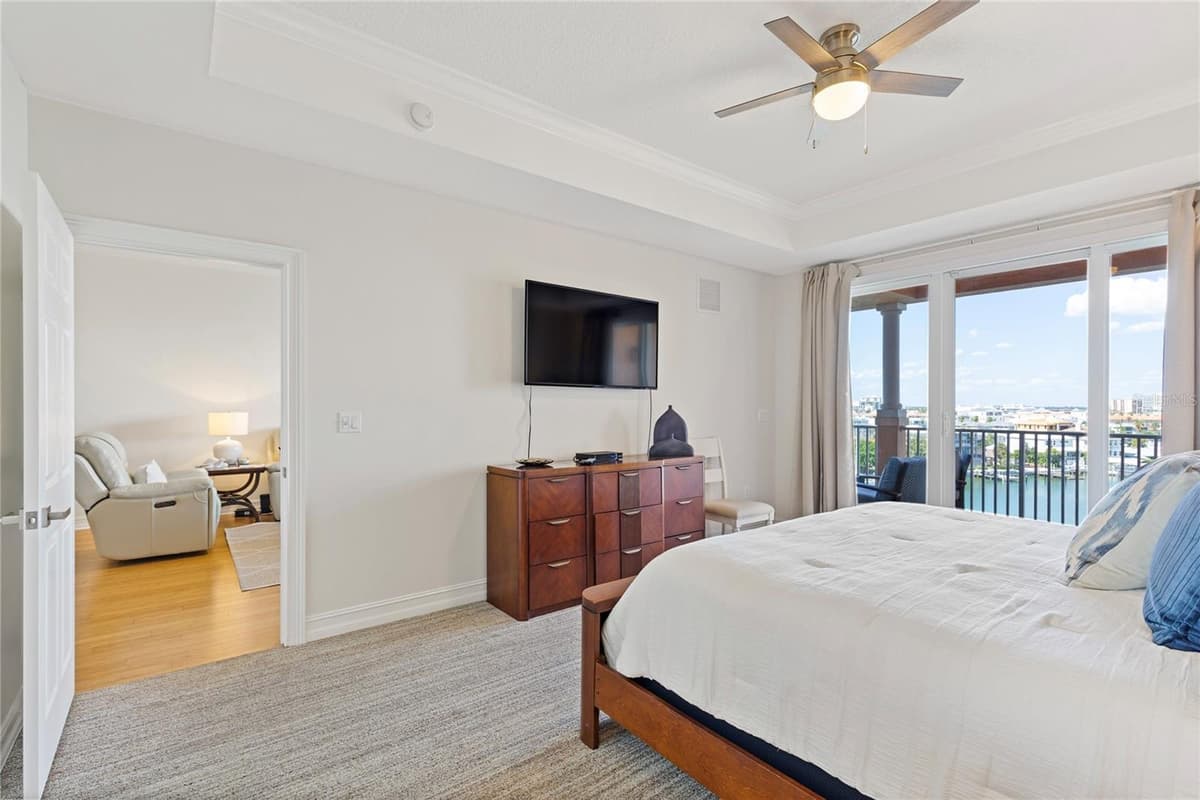 530 S GULFVIEW BLVD — photo 11 of 33