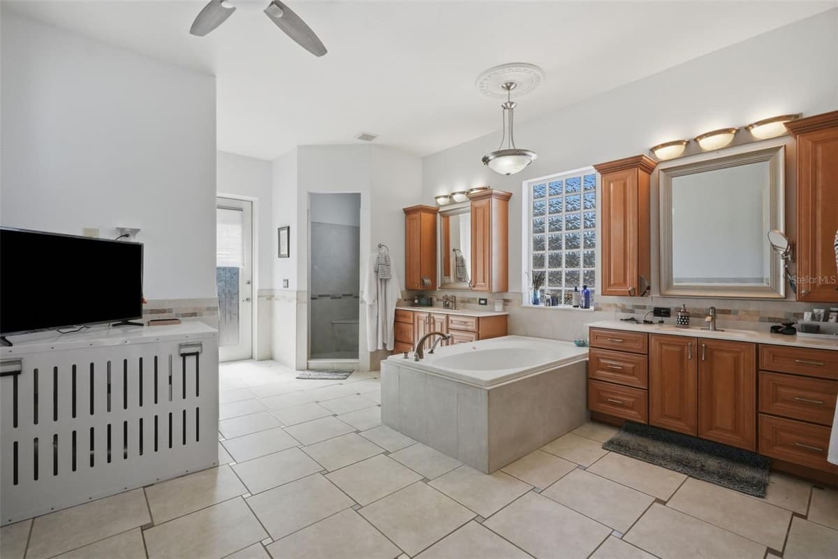 10030 ORCHARD WAY — photo 14 of 72