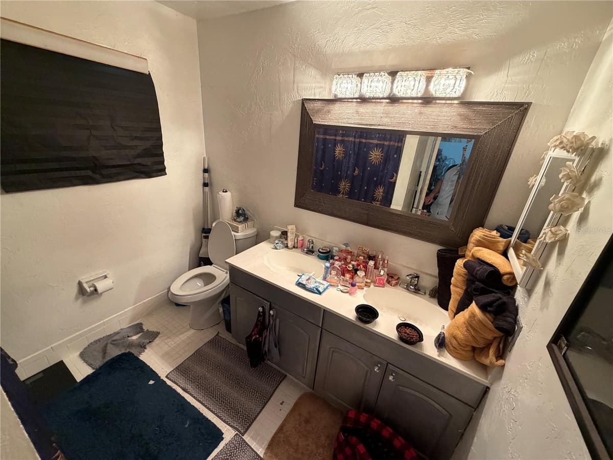 4215 LATONA AVENUE — photo 19 of 38