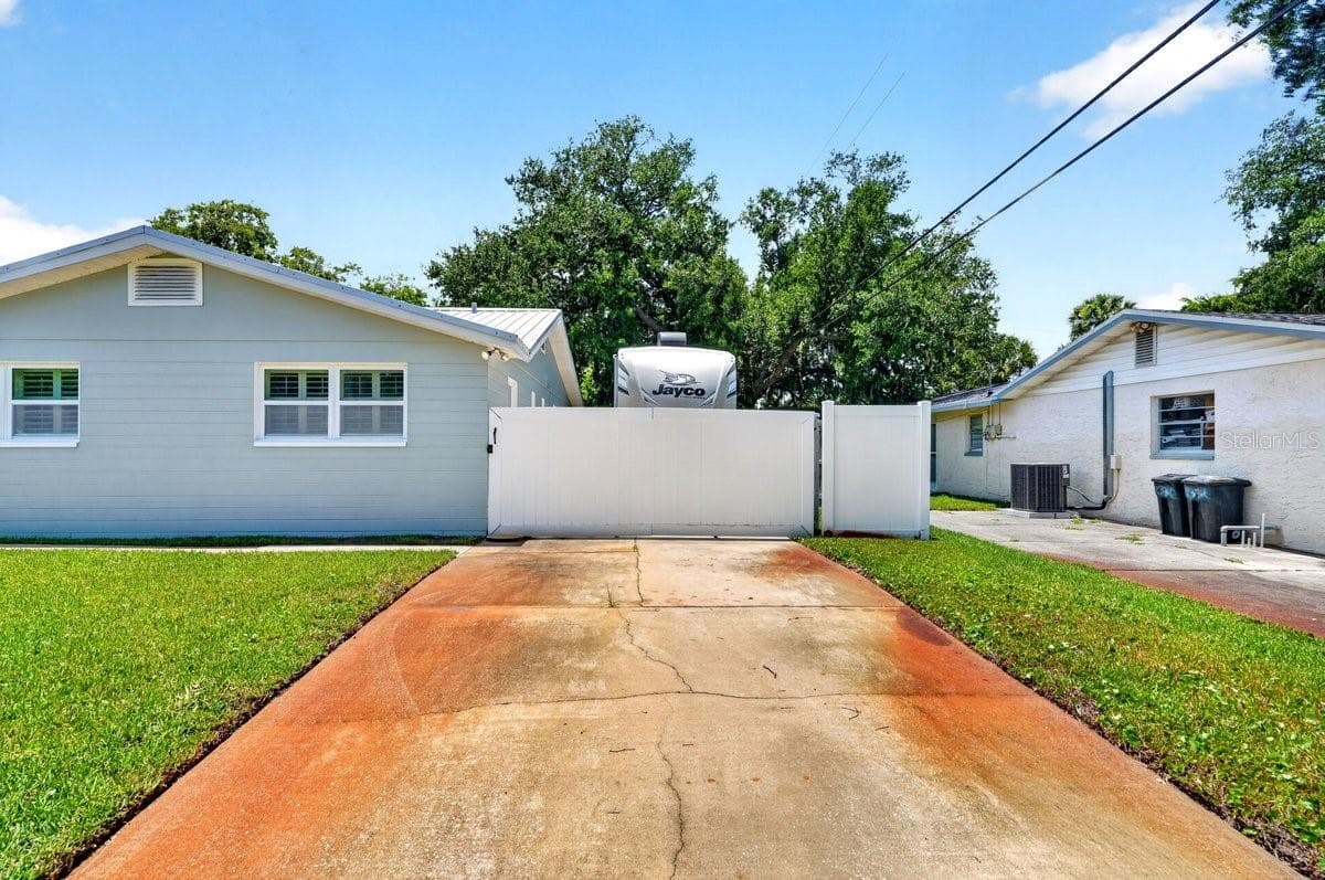 2334 CITRUS AVENUE — photo 5 of 56