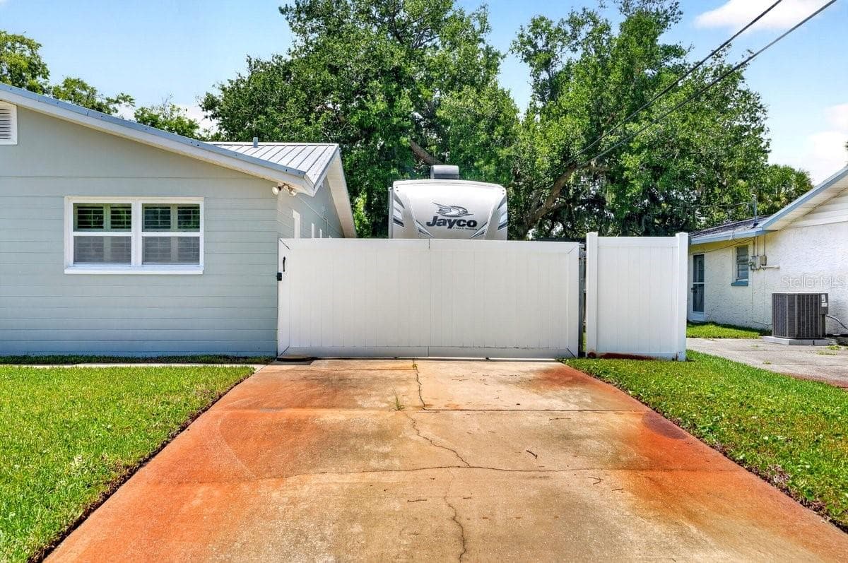 2334 CITRUS AVENUE — photo 6 of 56
