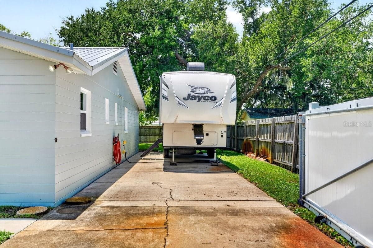 2334 CITRUS AVENUE — photo 7 of 56