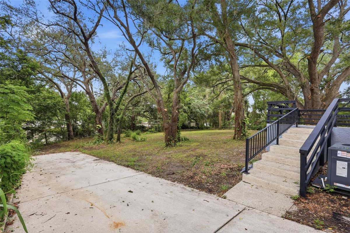 403 ACORN CIRCLE — photo 34 of 41