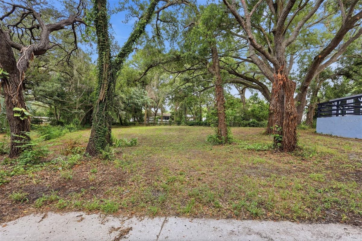 403 ACORN CIRCLE — photo 37 of 41