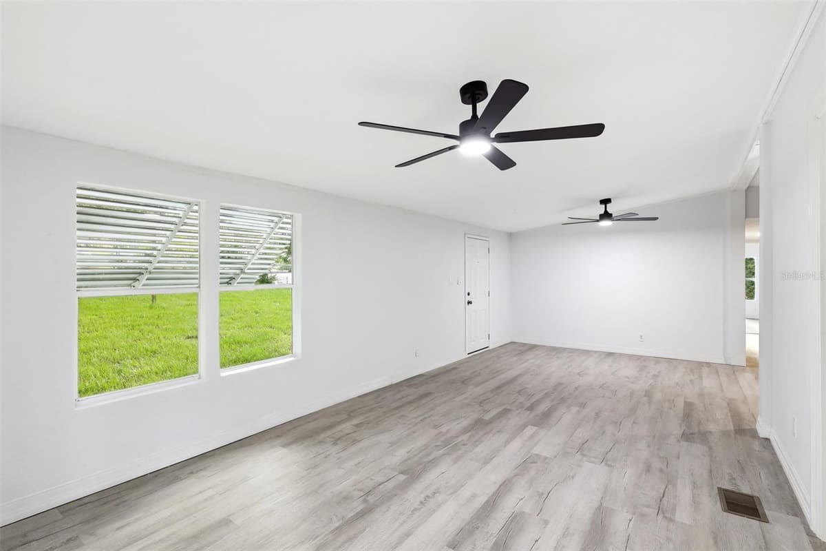 403 ACORN CIRCLE — photo 4 of 41