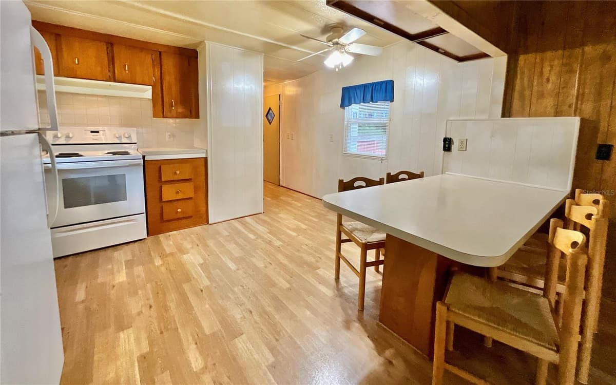 8232 SWAN LAKE ROAD — photo 5 of 52