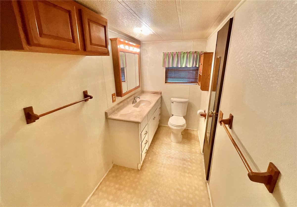 8232 SWAN LAKE ROAD — photo 36 of 52