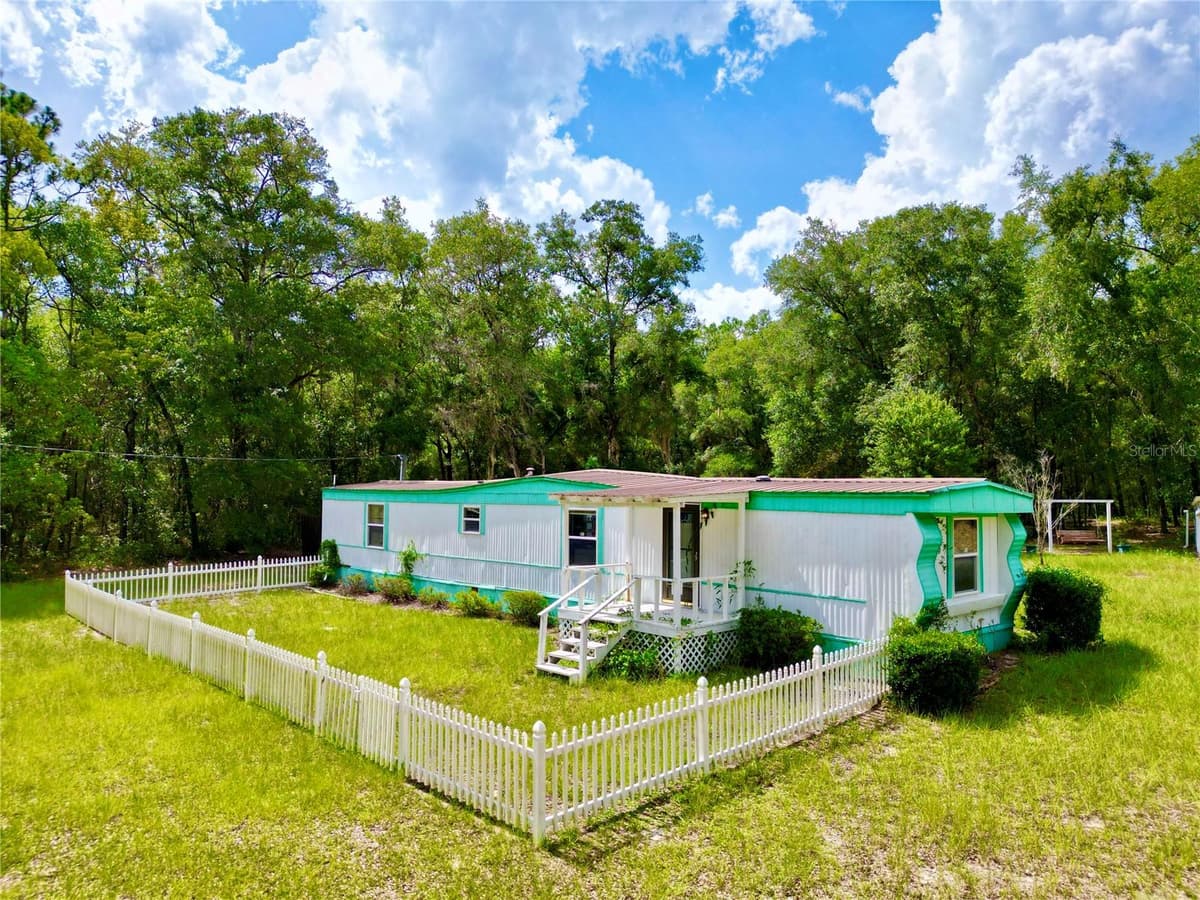 8232 SWAN LAKE ROAD — photo 4 of 52